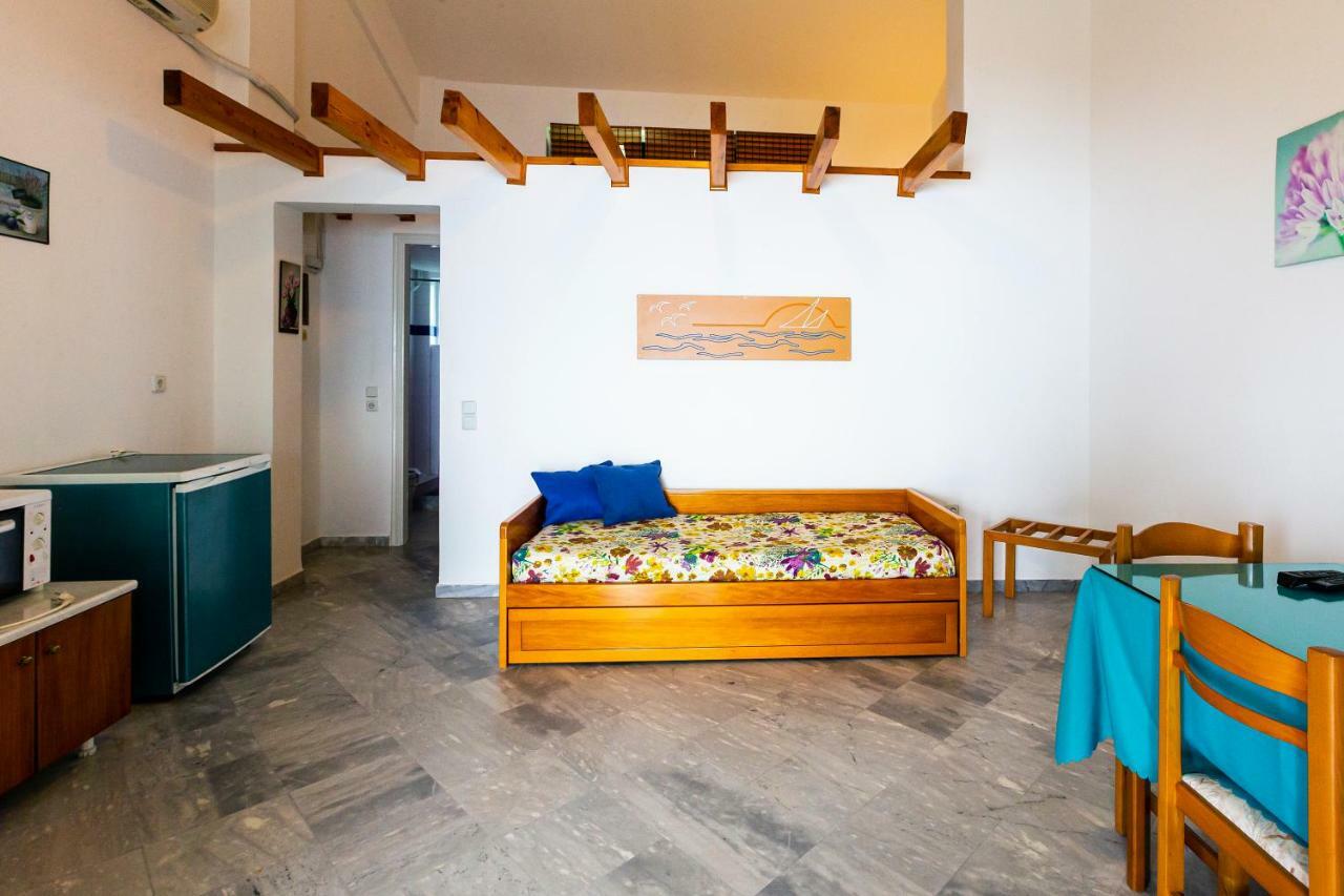 Iris Apartments Храни Экстерьер фото