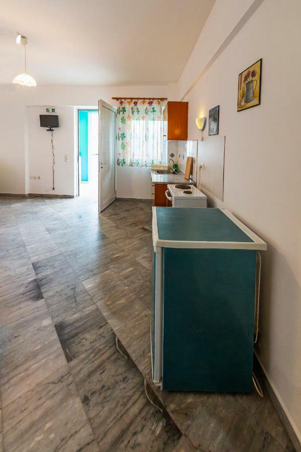 Iris Apartments Храни Экстерьер фото