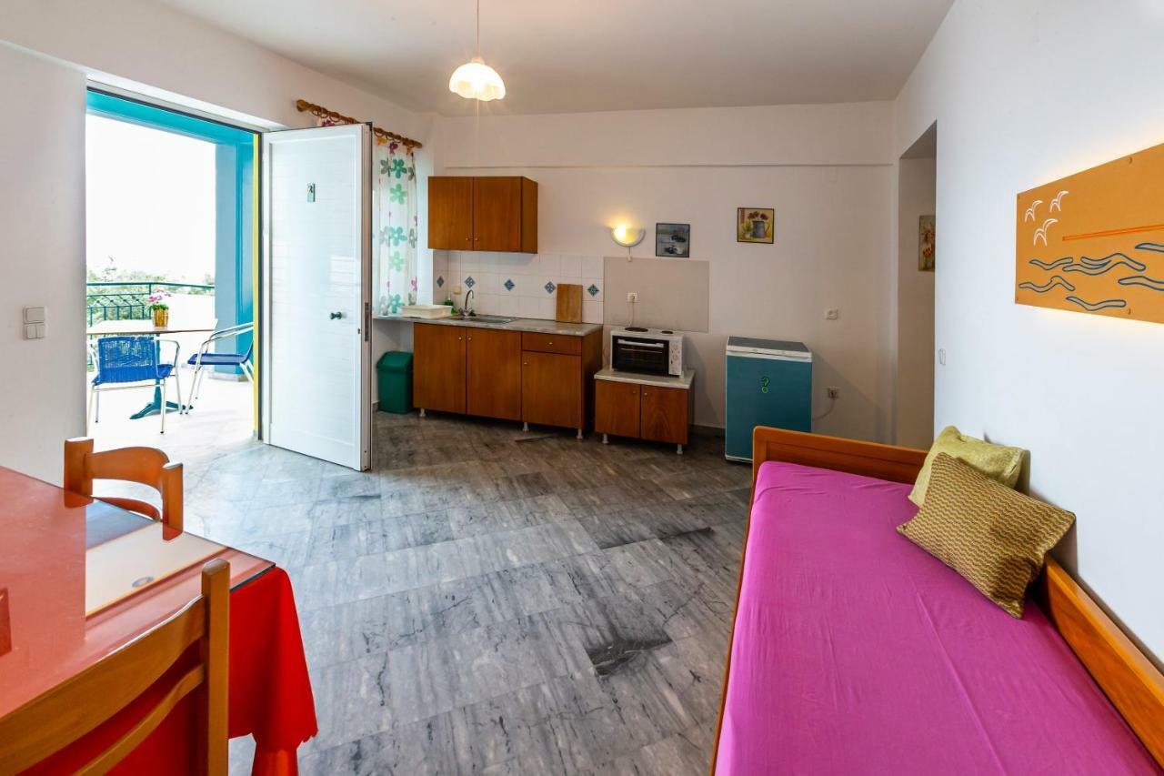 Iris Apartments Храни Экстерьер фото