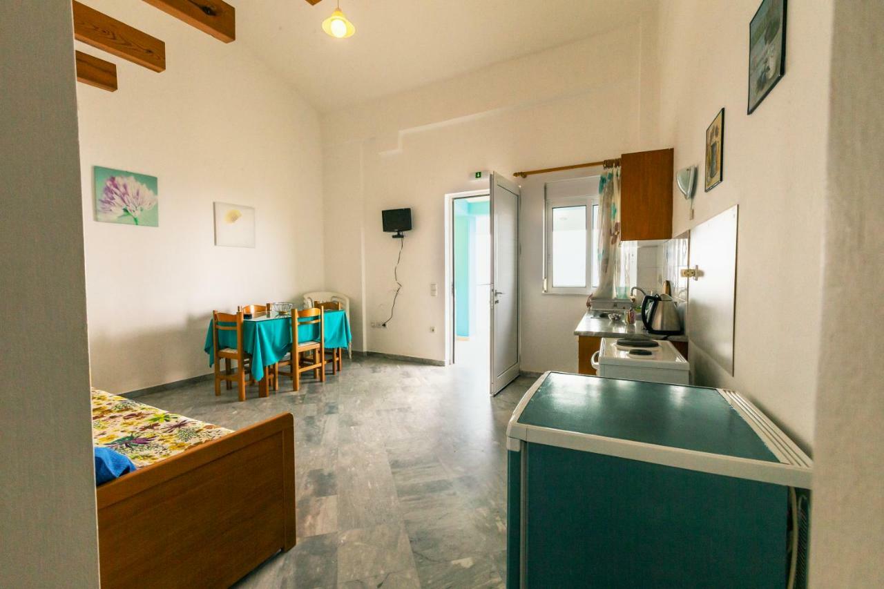 Iris Apartments Храни Экстерьер фото