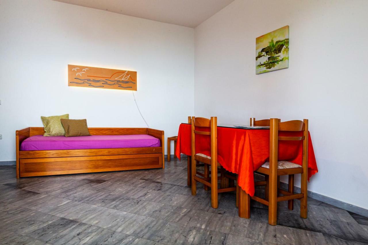 Iris Apartments Храни Экстерьер фото