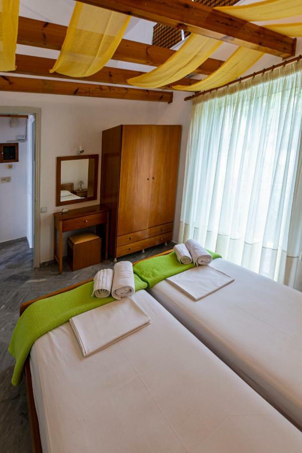 Iris Apartments Храни Экстерьер фото